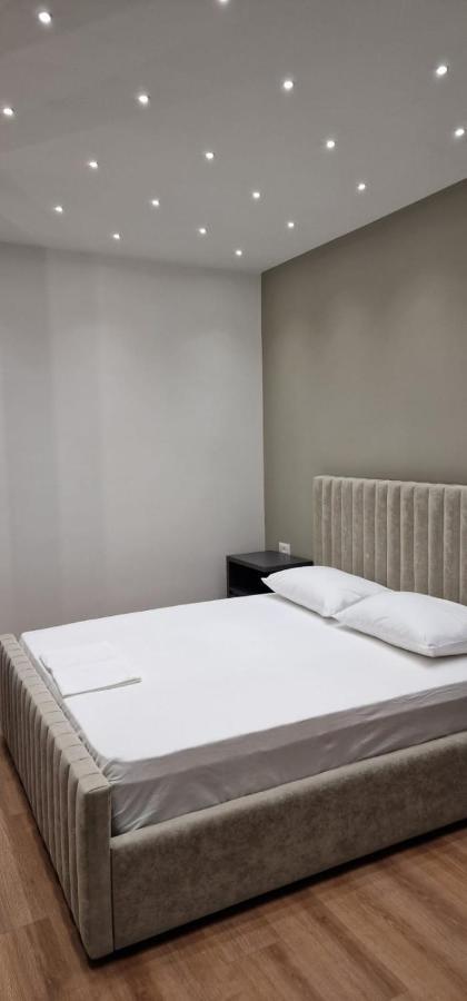Heart Of Tirana Apartment Bagian luar foto