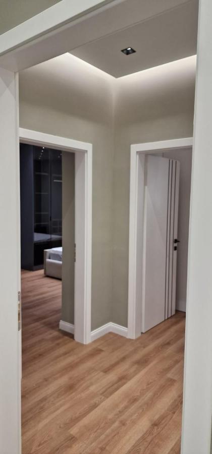 Heart Of Tirana Apartment Bagian luar foto
