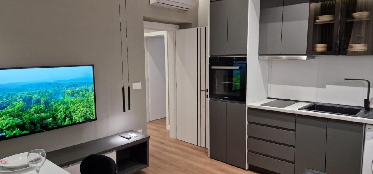 Heart Of Tirana Apartment Bagian luar foto