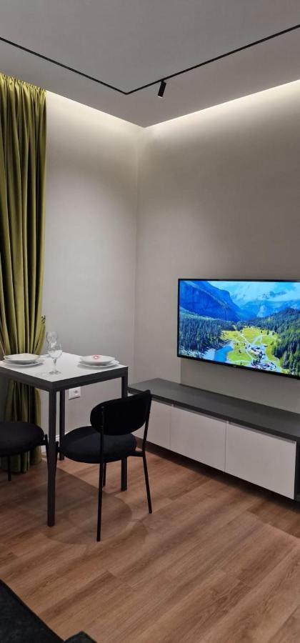 Heart Of Tirana Apartment Bagian luar foto