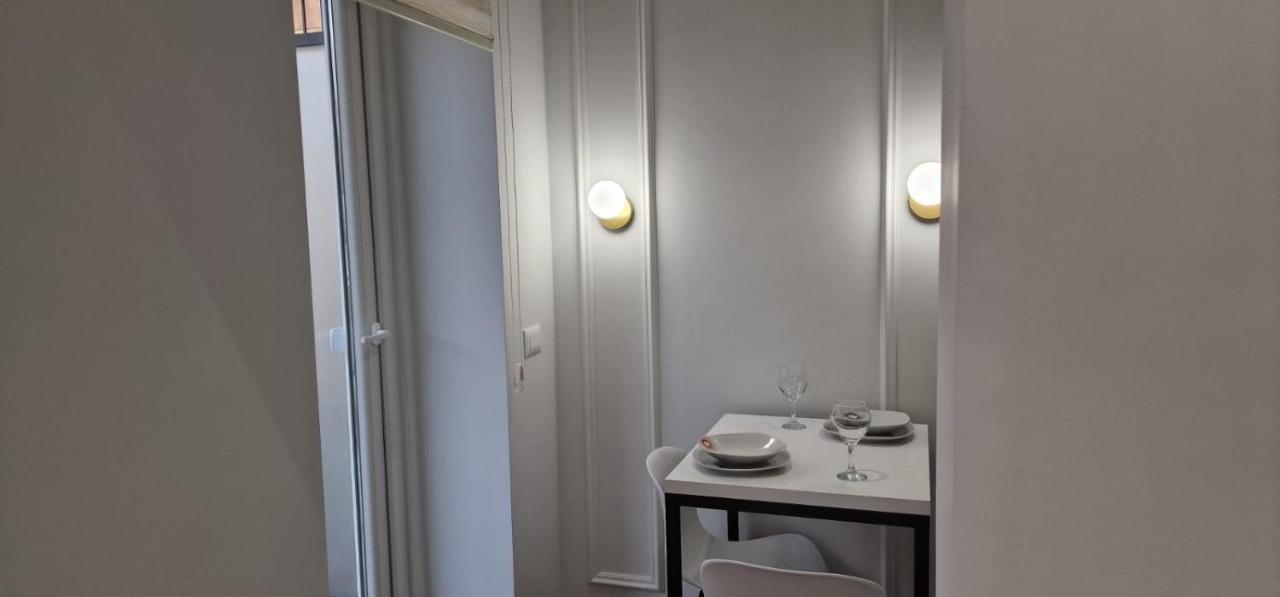 Heart Of Tirana Apartment Bagian luar foto