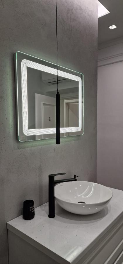 Heart Of Tirana Apartment Bagian luar foto