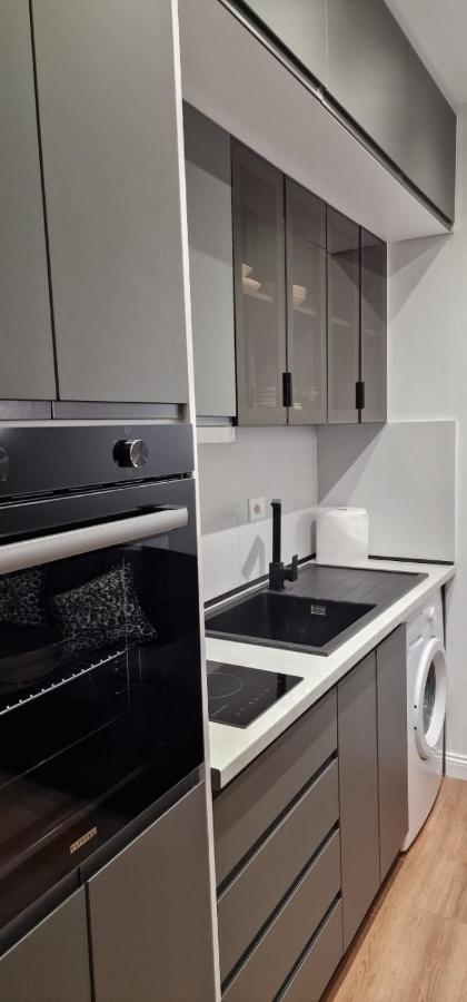 Heart Of Tirana Apartment Bagian luar foto