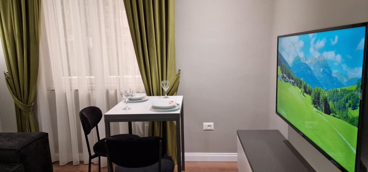 Heart Of Tirana Apartment Bagian luar foto